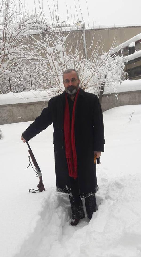 Ä°ki erkek eve kapandÄ±: Ä°hbar her Åeyi ortaya Ã§Ä±kardÄ±!