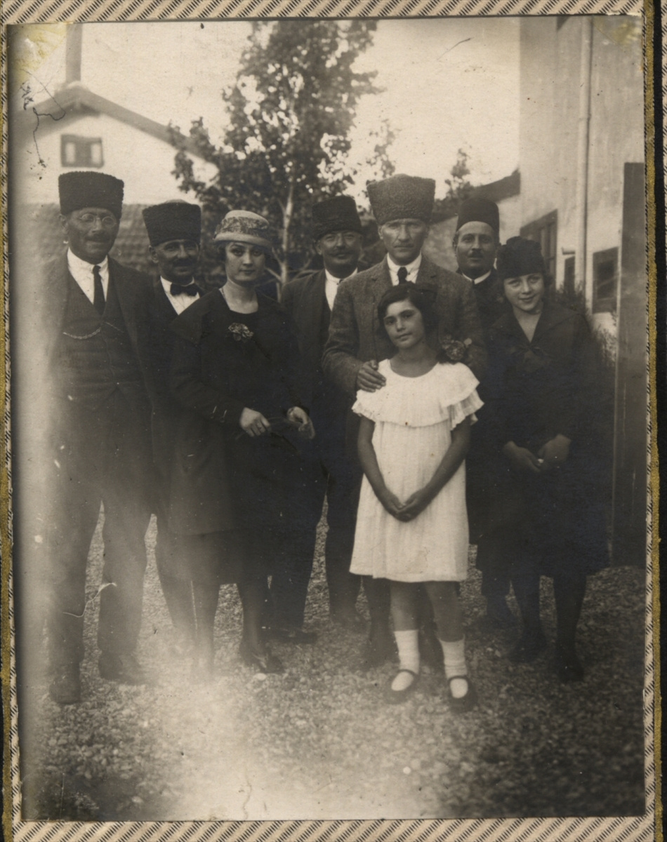 Atatürk'ün hiç görülmemiş fotoğraflarıyla 23 Nisan Çocuk Bayramı