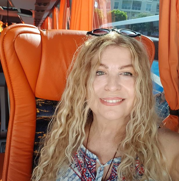 71 yaşındaki Füsun Önal bikinili fotoğraflarıyla sosyal medyayı salladı