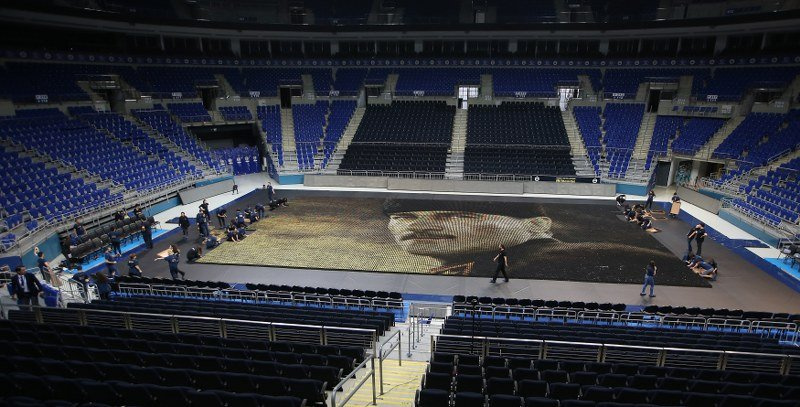 Fenerbahçe'den 60.000 renkli bardakla dev Atatürk portresi