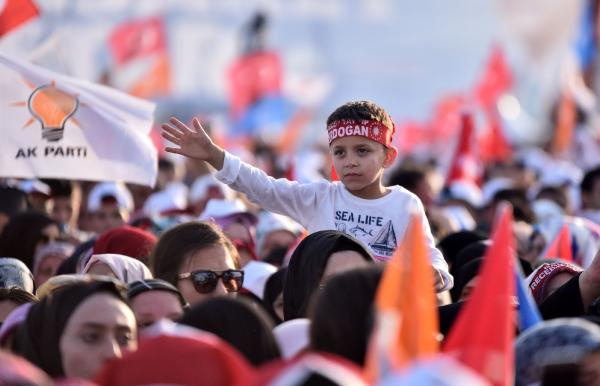 AK Parti'nin İstanbul mitingine kaç kişi katıldı?