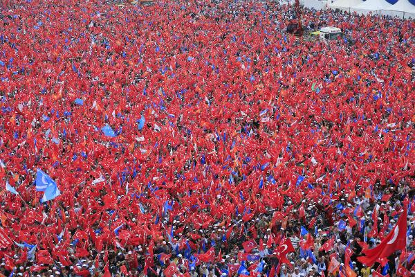 AK Parti'nin İstanbul mitingine kaç kişi katıldı?