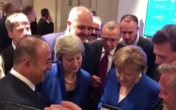 NATO zirvesinde liderler Hırvatistan-İngiltere maçını izledi NATO zirvesinde liderler Hırvatistan-İngiltere maçını izledi