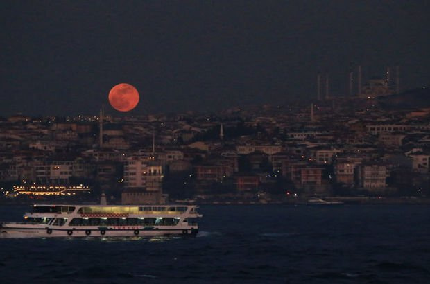 Kanlı Ay Tutulması nedir? Türkiye'de ne zaman başlayacak? Nerelerden izlenebilir?