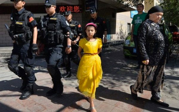 Çin'in Uygur zulmü resmi raporlara girdi! Okurken kanınız donacak...