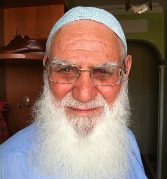 Seyyid Tahir Özışık eli öpülen bir adamdı ama eşi söz konusu olunca el de öperdi