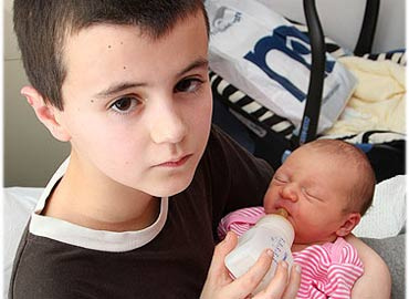 En küçük baba bebek yüzlü baba küçük baba dünyanın en küçük babası En küçük baba bebek yüzlü baba küçük baba dünyanın en küçük babası