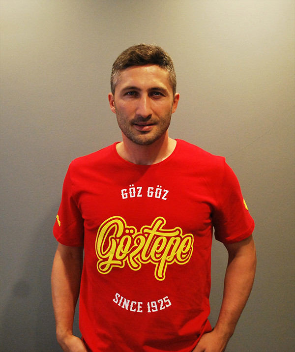 Sabri Sarıoğlu formayı giydi