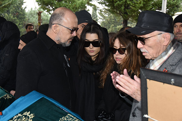 aylin ercel in hastaligi ne kanseriydi hande ercel in annesi yasi kac internet haber
