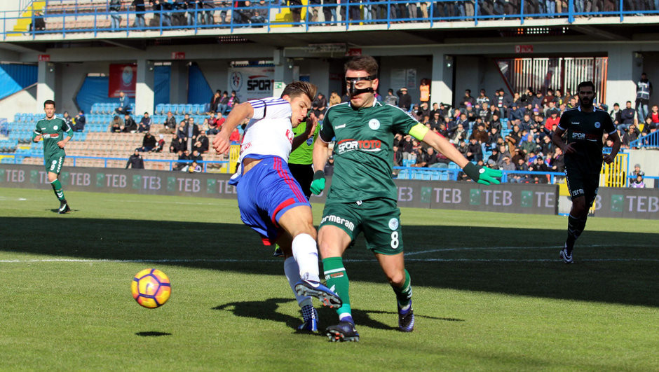 Karabükspor sahasında Konyaspor