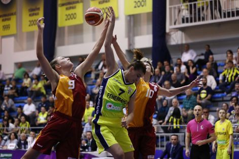 FENERBAHÇE: 83 - GALATASARAY: 61