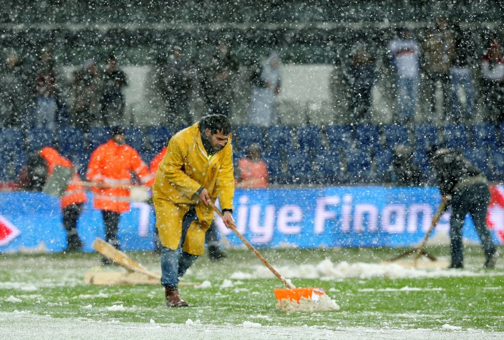 Beşiktaş - Mersin İdmanyurdu maçı iptal edildi