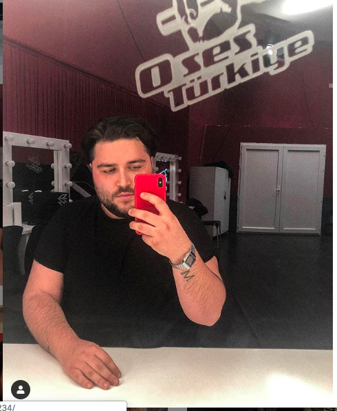 anil simsek kac yasinda nereli turk mu o ses turkiye 2019 un en aykirisi