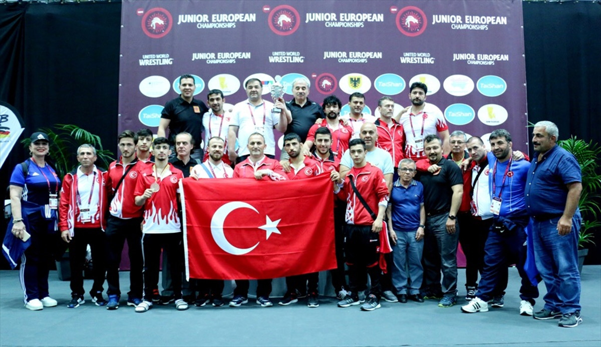 Milli Güreşçimiz altın madalyanın sahibi oldu