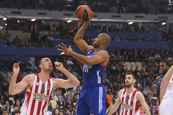 Anadolu Efes ile Olympiakos