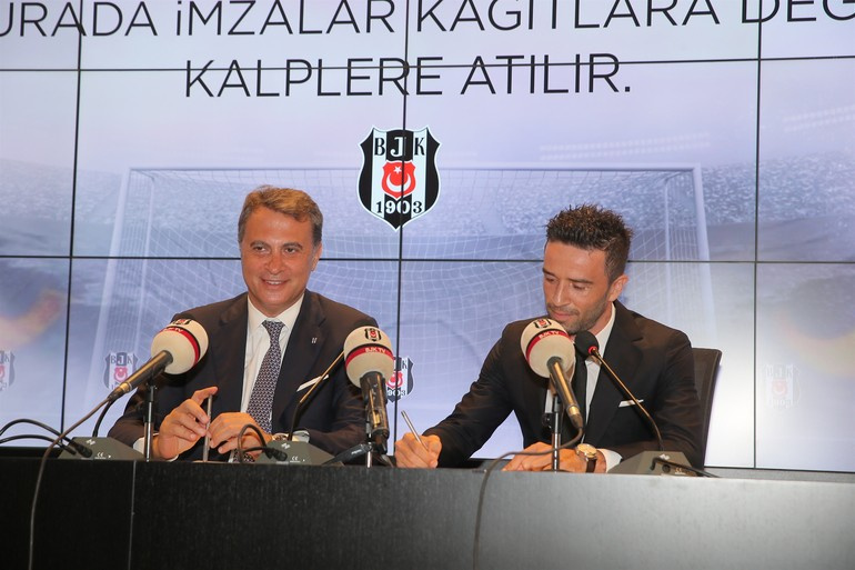 Gökhan Gönül Beşiktaş'a imza attı