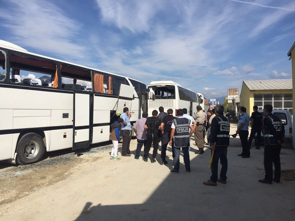 Sakarya ile Eskişehirspor taraftarı birbirine girdi