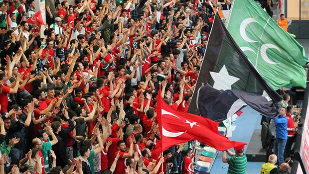 Challenge Kupası Bursa Büyükşehir Belediyespor'un!