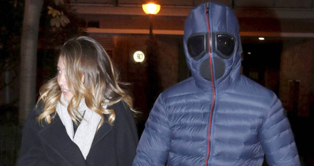 Ünlü futbolcu tanınmamak için bu kılığa girdi!