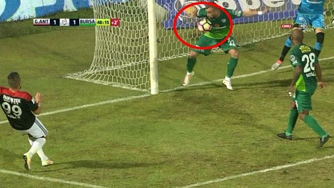 Tolga Özkalfa'dan skandal karar!