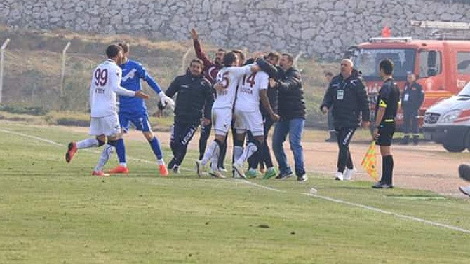 Bandırmaspor sahasında Boluspor