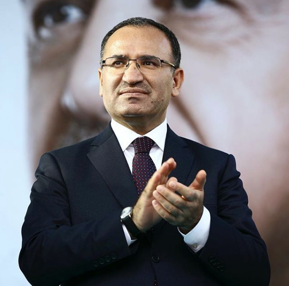 bekir bozdag aslen nereli esi mine bozdag kimdir cocuklari ve ailesi internet haber