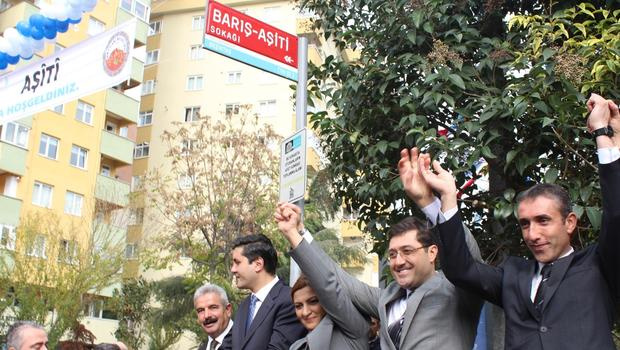 Beşiktaş Belediyesi Barış sokağının adını Barış Aşiti sokağı olarak değiştirdi
