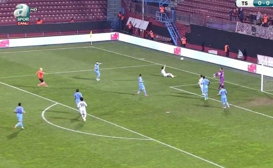 Trabzonspor maçında hakem rezaleti!