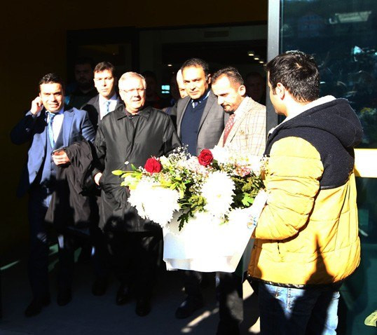 Aziz Yıldırım gitti yer yerinden oynadı!