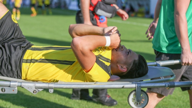 Dortmund'lu Dario Scuderi'nin bacağı kırıldı