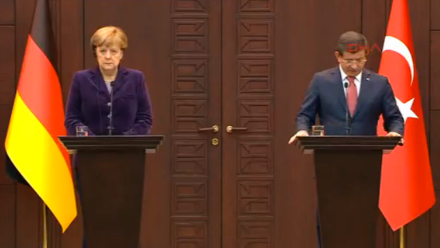Almanya Başbakanı Angela Merkel ve Başbakan Ahmet Davutoğlu Ankara'da ortak basın toplantısında Suriyeli mülteci krizine ilişkin açıklamalarda bulundu.