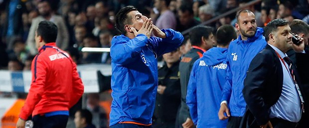 Emre Belözoğlu sosyal medyayı yıktı