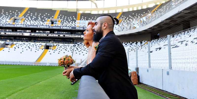 Maçta tanıştılar Vodafone Arena'da evlendiler