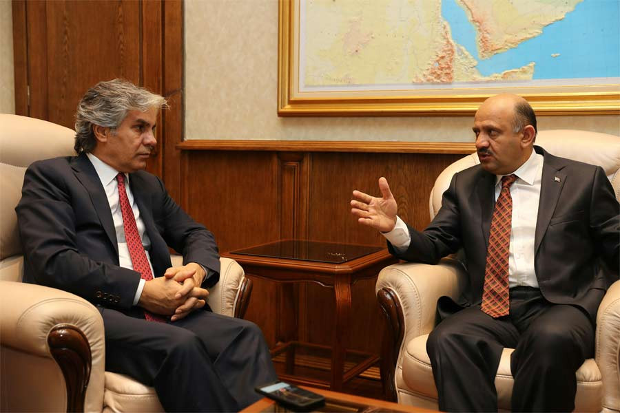 Milli Savunma Bakanı Fikri Işık İnternethaber.com'dan Hadi Özışık ve Süleyman Özışık'a özel röportaj verdi.