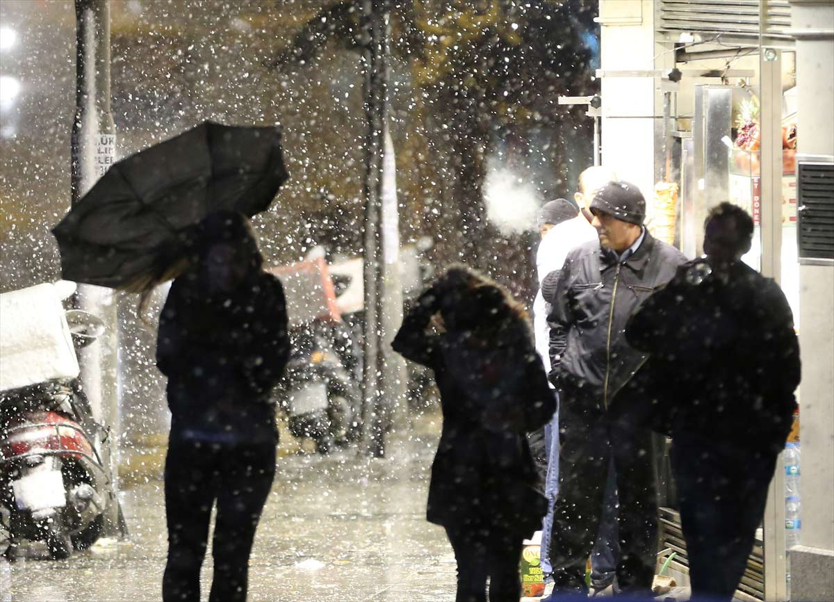 istanbul hava durumu kar yağışı son dakika tahminleri meteoroloji yarın daha soguk olacak