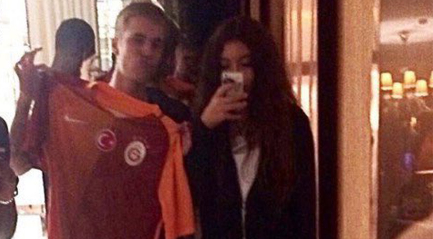 Dünyaca ünlü popçu Justin Bieber, Galatasaray taraftarlarını mest etti.