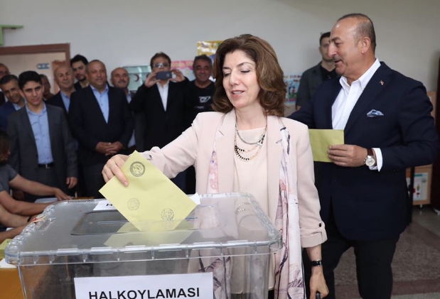 mevlut cavusoglu aslen nereli esi hulya cavusoglu kimdir internet haber