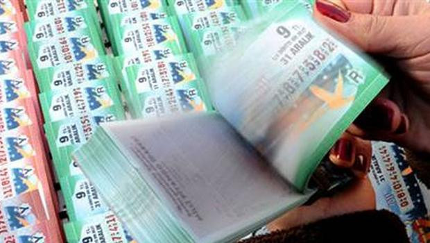 Yılbaşı biletleri tükeniyor son güne kalmayın Milli Piyango Yılbaşı çekilişi inanılmaz ikramiye - Internet Haber