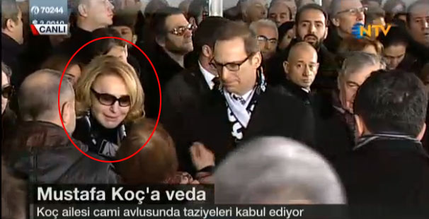 Mustafa Koç annesi Çiğdem Simavi cenaze töreninde