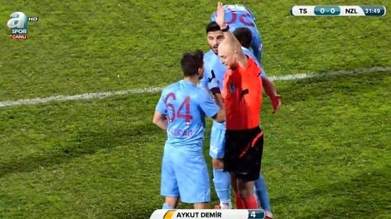 Trabzonspor maçında hakem rezaleti!