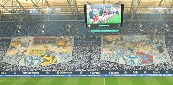 Schalke 04'ten Trabzonspor logolu koreografi