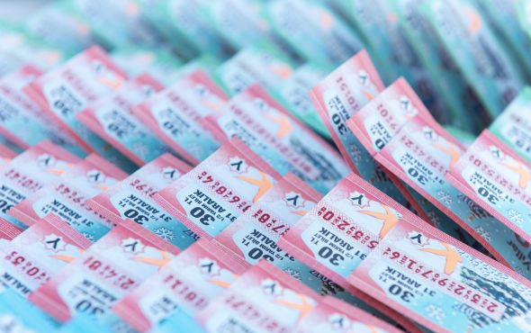 Yılbaşı bileti ne kadar? yılbaşı piyangosu kaç para veriyor? Yılbaşı bilet fiyatları tam bilet kaç para oldu? - Internet Haber