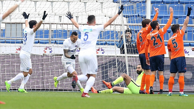 Kasımpaşa evinde Medipol Başakşehir