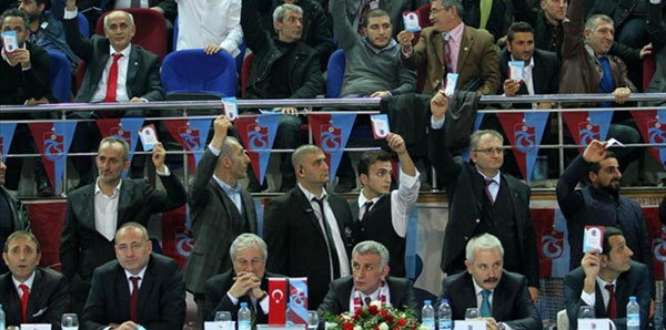 Trabzonspor'da sert kongre rüzgarı