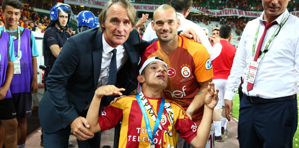  Sneijder