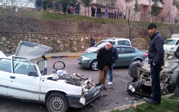 Gaziantep'te akılalmaz kaza: 7 metreden aracın üzerine uçtu! - Sayfa 1
