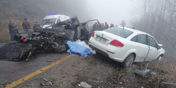 Ordu'da öğrenci servisi otomobille çarpıştı: 2 ölü, 4 yaralı - Sayfa 1