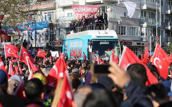 Binali Yıldırım seçim çalışmalarını Silivri'de tamamladı - Sayfa 1