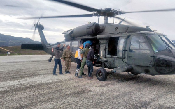 Tunceli'de askeri helikopter 9 aylık bebek için havalandı - Sayfa 1
