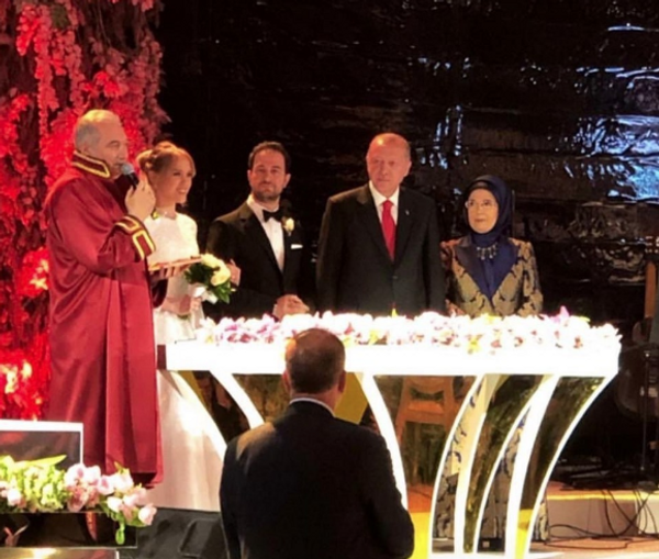 Cumhurbaşkanı Erdoğan nikah şahidi oldu Yelda Demirören ve Haluk Kalyoncu evlendi - Sayfa 4